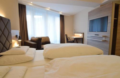 Hoexter Hotel | Villa Huxori: Oceanfront Retreat with Pool and Spa