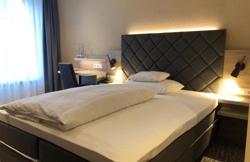 Hoexter Hotel | Villa Huxori: Oceanfront Retreat with Pool and Spa