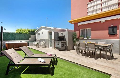 San Bartolome de Tirajana Villa | Discover Villa Hyc Playa de las Burras: Family-Friendly Retreat