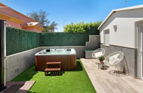 San Bartolome de Tirajana Villa | Discover Villa Hyc Playa de las Burras: Family-Friendly Retreat