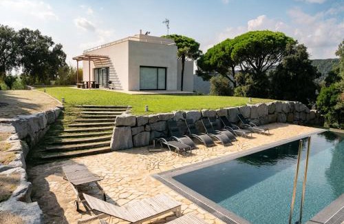 Sant Andreu de Llavaneres House | Villa in Spain with Private Pool, cleaning included