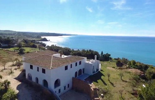 Sciacca Apartment | Serene Villa i Giardini di Limoni with Private Beach Access
