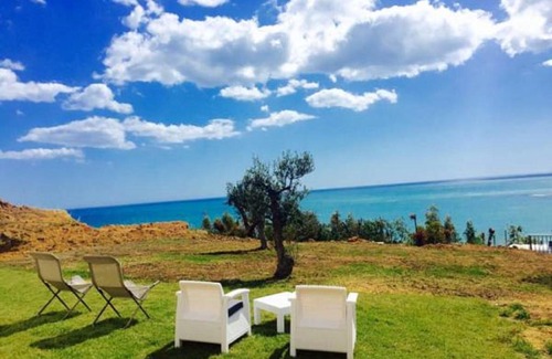 Sciacca Apartment | Serene Villa i Giardini di Limoni with Private Beach Access