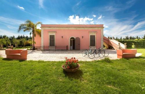 Guagnano Villa | Discover Villa I Giardini di Marzo: Oceanfront Bliss