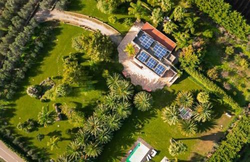 Guagnano Villa | Discover Villa I Giardini di Marzo: Oceanfront Bliss