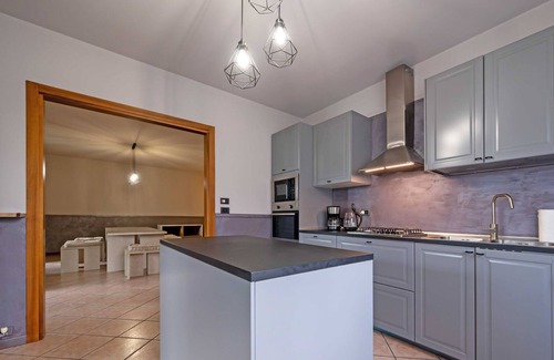 Bardolino House | Villa i Roccoli: Serene Retreat with Private Pool Oasis