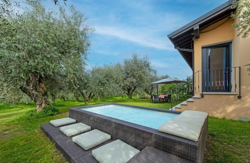 Bardolino House | Villa i Roccoli: Serene Retreat with Private Pool Oasis