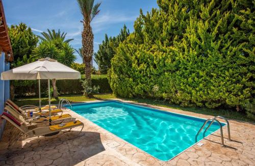 Polis Villa | Villa Ibiscus: Family-Friendly Retreat with Pool & Kitchen