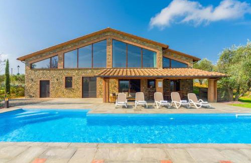 Parrano Villa | Pet-Friendly Villa Il Girasole with Pool & High Rating