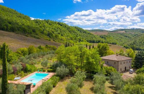 Il Poggio Villa | Villa Il Giulione: Family-Friendly Retreat with Pool