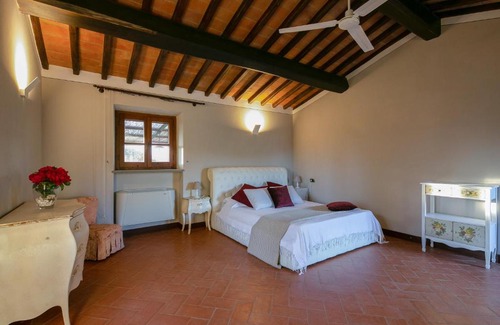 Puliciano Villa | Oceanfront Villa Il Granducato: A 4-Star Family Retreat