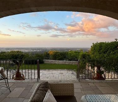 Laureto Villa | Oceanfront Villa Il Mio Paradiso - Guest Rated 9.8/10