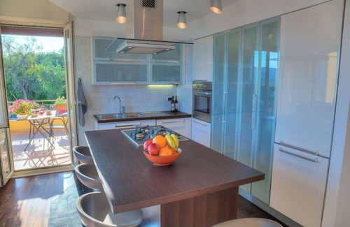 Diano Marina Villa | Villa il Poggiolo - Modern Sea-View Villa with Heated Pool