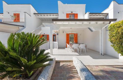 Porto Cesareo House | Poolside Retreat: Villa Ilaria Chiusurelle for Families