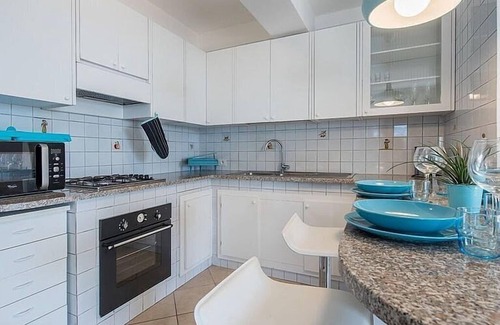 Sirenuse House | Villa Ilona: Bright Sea-Facing Home with Pool & Free Wi-Fi