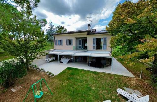 Casalfiumanese Villa | Discover Villino: Your Ideal Budget-Friendly Getaway