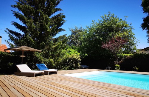 Saint-Aubin-de-Medoc Villa | Discover Tranquility at Our Peaceful Villa Retreat