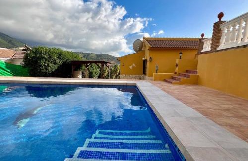 Alcaucin Villa | Inviting 2-Bed Villa with Private Pool in Alcaucin