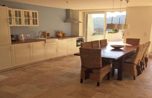 Ampus House | Inviting Holiday Home with Private Pool & Pet-Friendly Amenities