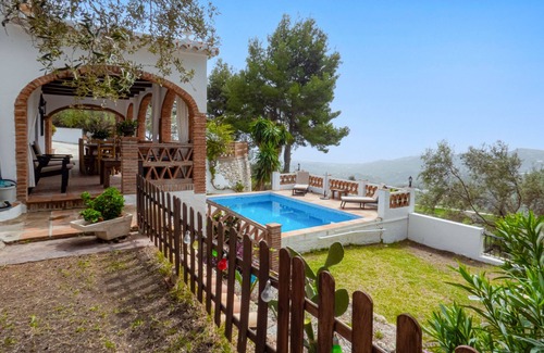 Frigiliana Villa | Inviting Villa in Andalusia with Private Pool & Ocean Views