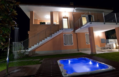 Barbaresco Villa | Exceptional Villa in Barbaresco with Jacuzzi & Scenic Terraces