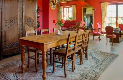 Bievre Villa | Inviting Villa in Bi vre with Garden and Pool Access