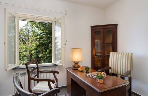 Calci Villa | Inviting Villa in Calci with Pool and Family-Friendly Amenities
