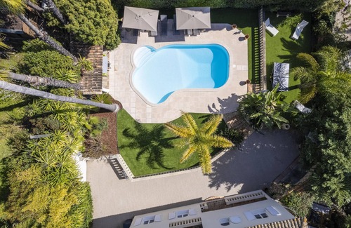 La Croix des Gardes Villa | Elegant Villa in Cannes with Pool and Ocean Views