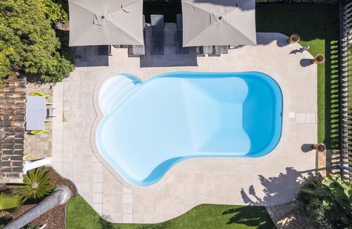 La Croix des Gardes Villa | Elegant Villa in Cannes with Pool and Ocean Views