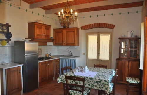 Capolona Villa | Spacious Villa in Capolona with Pool & Spa for 13 Guests