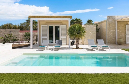 Ispica Villa | Villa in Casa Di Natale with 4 bedrooms sleeps 8