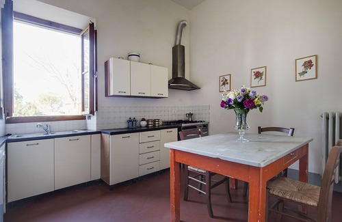 Casole Villa | Inviting Villa in Casole: 6 Bedrooms with Private Pool