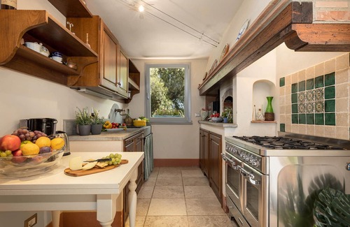 Montespertoli Villa | Idyllic Villa in Chianti with Private Pool & Great Amenities