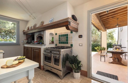 Montespertoli Villa | Idyllic Villa in Chianti with Private Pool & Great Amenities