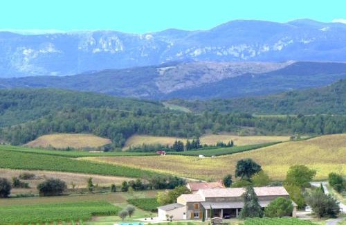 Conilhac-de-la-Montange House | Inviting Holiday Home with Pool for Family Getaways