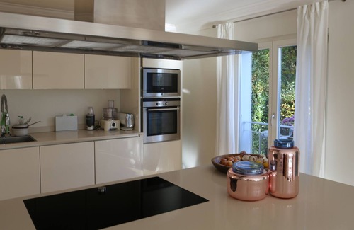 Coppet Villa | Beautiful Villa in Coppet near Geneva with Pool & Lake View