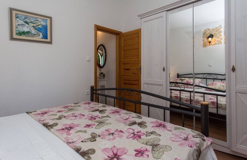 Ljubitovica House | Villa in Dalmatia with the swimmingpool