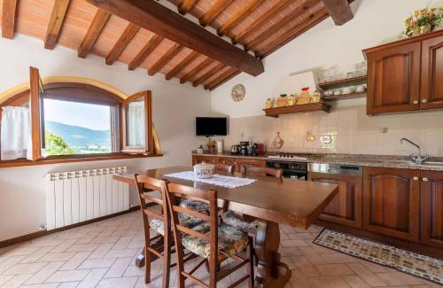 Lisciano Niccone House | Exclusive Villa Retreat - Pugnano Alto with Pool & Pets Welcome