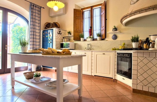 Fabbrica Villa | Villa in Fabbrica With Pool & Vineyard Views