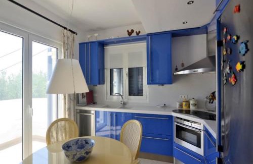 Foinikounta Villa | Cozy Villa in Finikounda Steps from Seabeach - 10/10 Rating