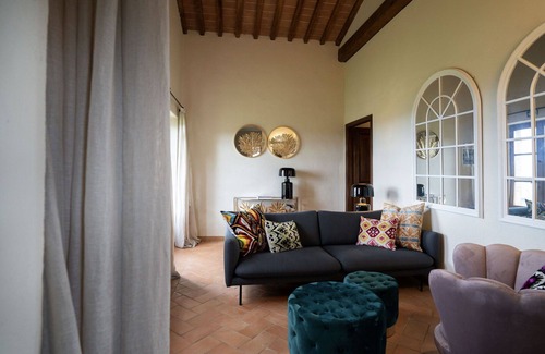 Castellina in Chianti Villa | Elegant Villa in Fioraie with Pool and Spa for 19 Guests