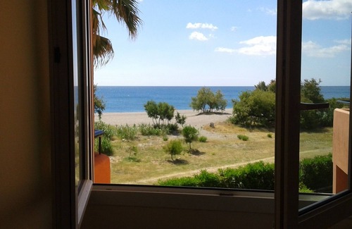 Puerto de la Duquesa House | Family-Friendly Villa with Garden & Oceanfront Pool