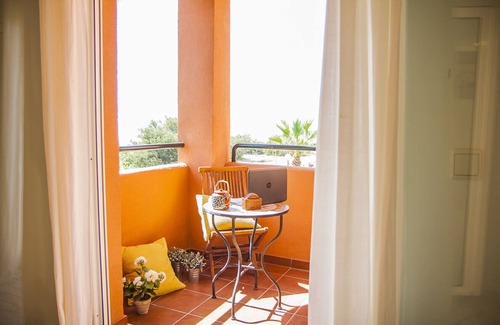 Puerto de la Duquesa House | Family-Friendly Villa with Garden & Oceanfront Pool