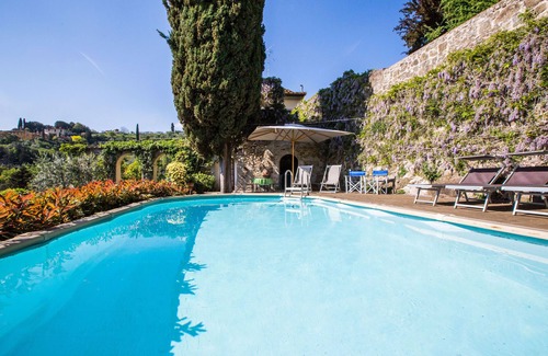 Florence Villa | Villa in Florence: Breathtaking Views & Exclusive Pool Access