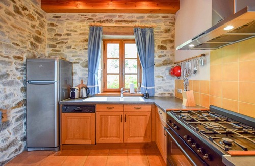 Saint-Medard-d'Excideuil House | Cozy Holiday Home Near Saint-Médard-d'Excideuil