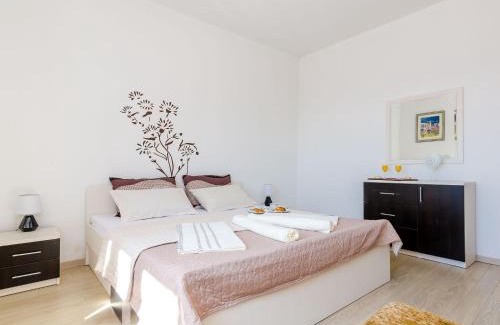 Pridvorje Villa | Elegant Villa in Gruda with Pool and Ocean Views