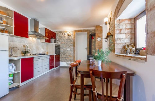 Peresiji Villa | Charming Villa in Peresiji with Private Pool & Breakfast