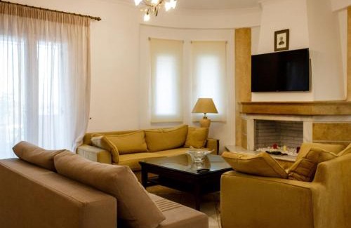Kalpaki Villa | Idyllic Grand Villa with Private Pool and Scenic Views
