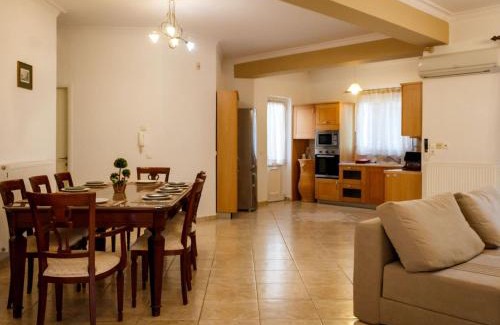 Kalpaki Villa | Idyllic Grand Villa with Private Pool and Scenic Views