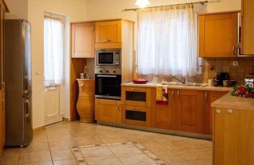 Kalpaki Villa | Idyllic Grand Villa with Private Pool and Scenic Views